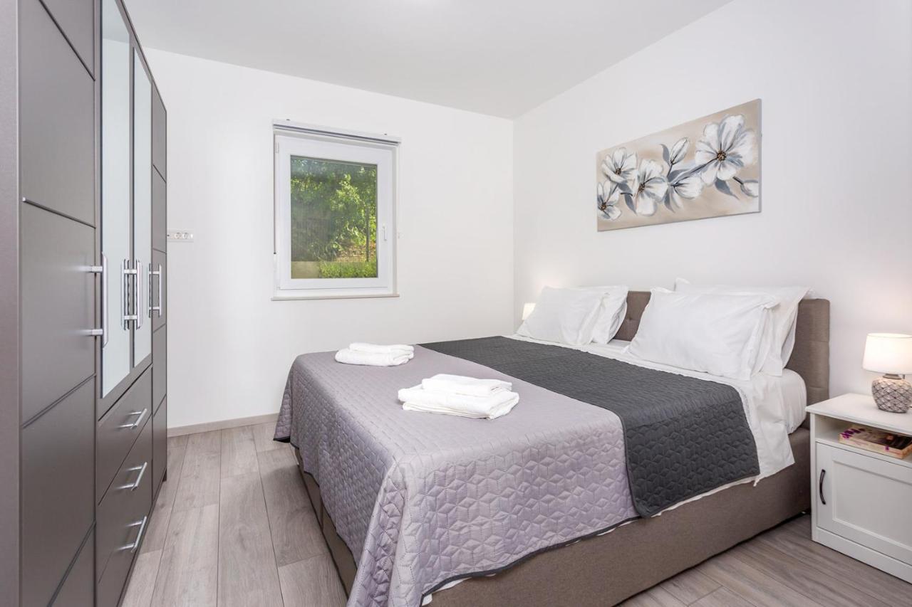 Kvarner Bay 4* - Apartments 1 & 3 Rijeka Exterior photo